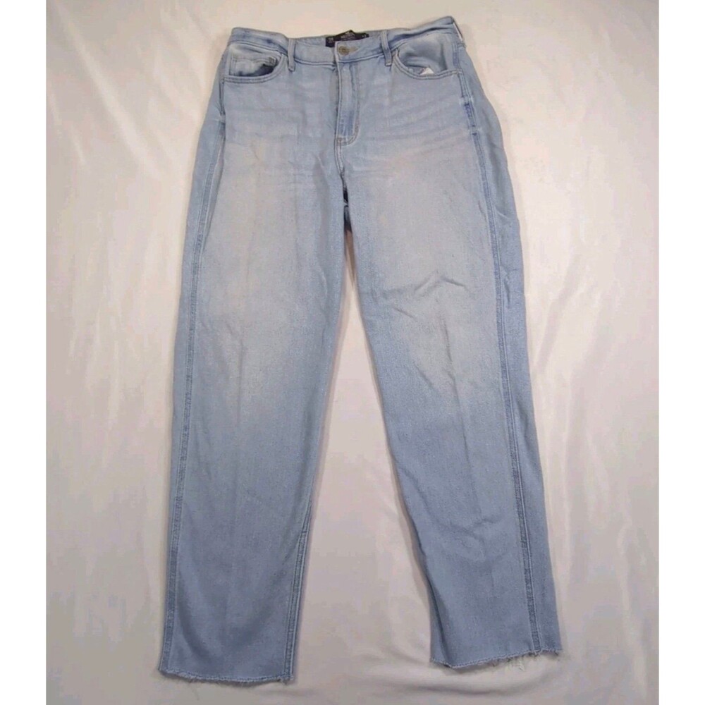 The Hollister Ultra High Rise Mom Jean in size 13R